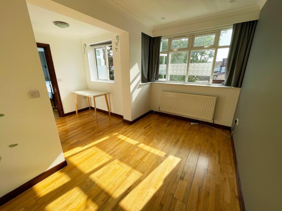New Look, 7 Minutes To Station, 20 Minutes To Central London Streatham Vale Dış mekan fotoğraf
